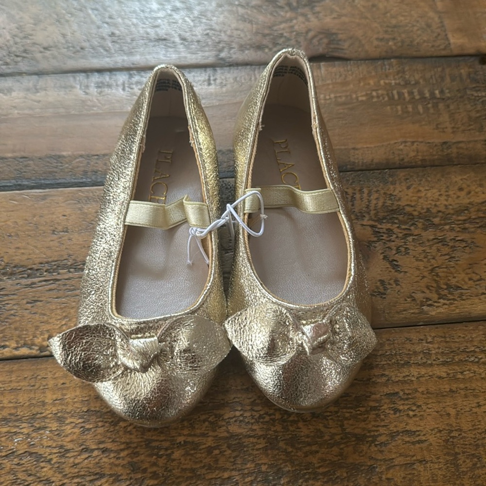 Children’s Place gold metallic ballerina, flat size 6 toddler